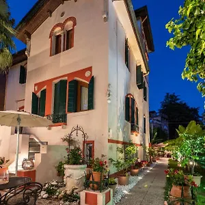 Stella 2*, Venetië-Lido Italië