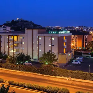 Quadrifoglio 3*, Cagliari Italië